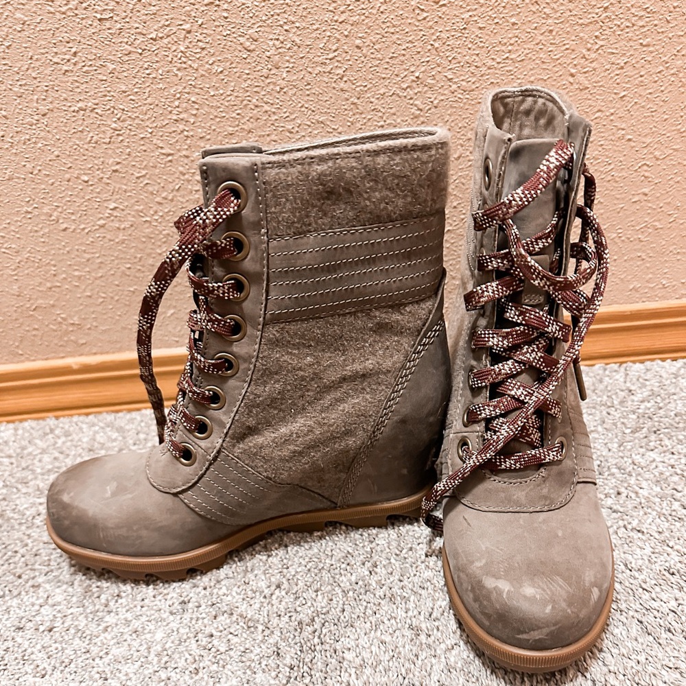 Sorel Wedge boots